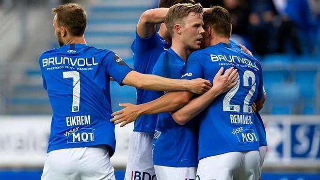 比赛更加引 比赛更加引