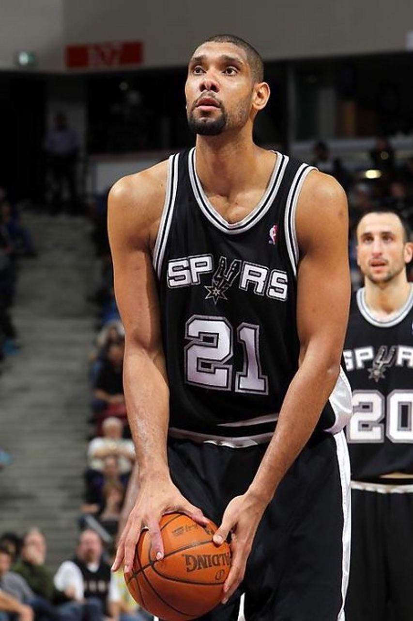 詹姆斯以强 詹姆斯以强