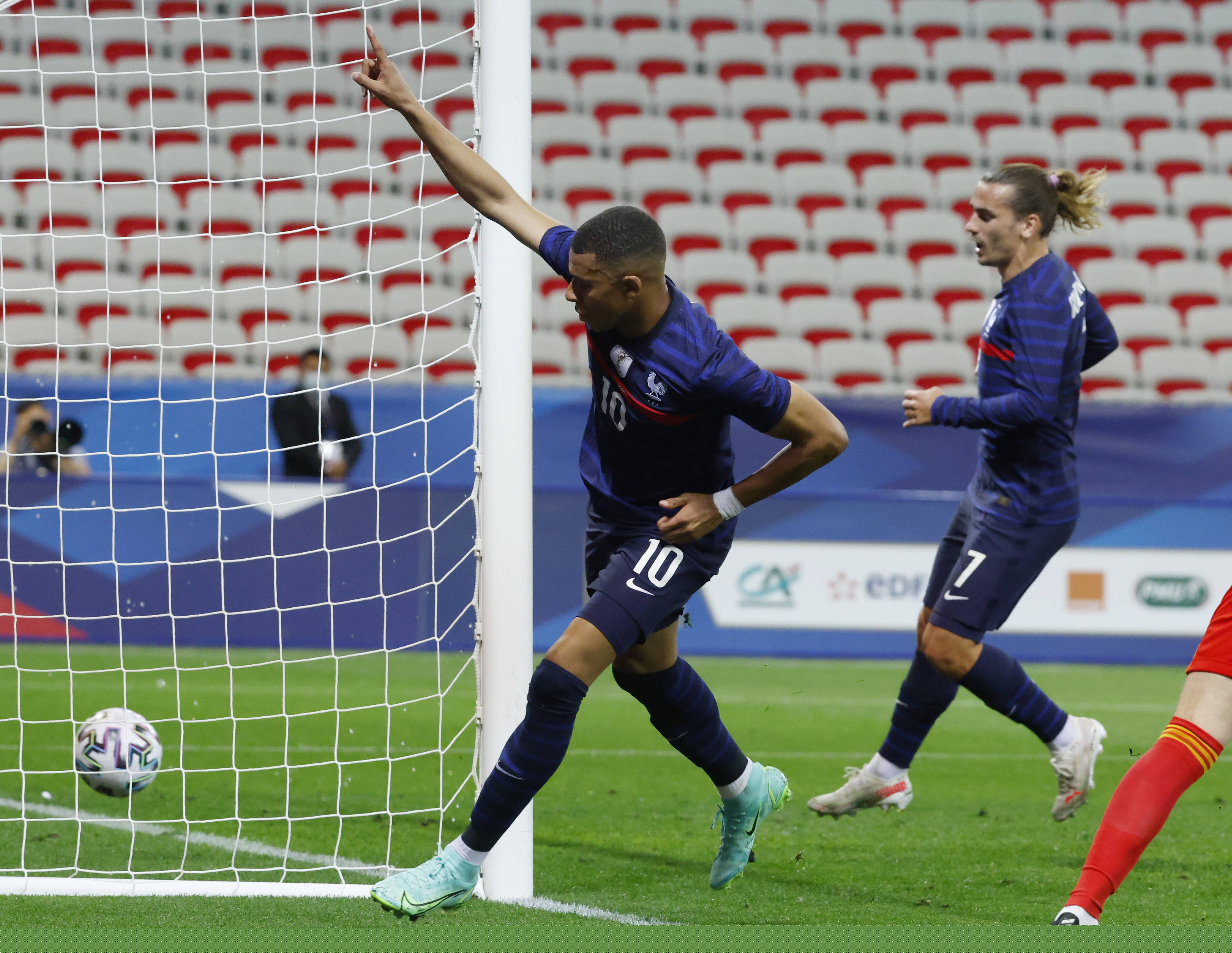 间的微妙平 间的微妙平